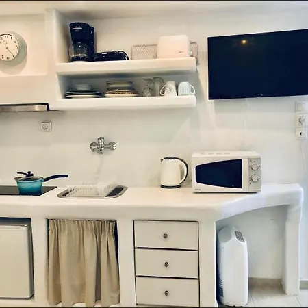 The Three Fishes Apartment *
