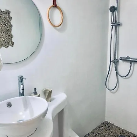 The Three Fishes Apartment